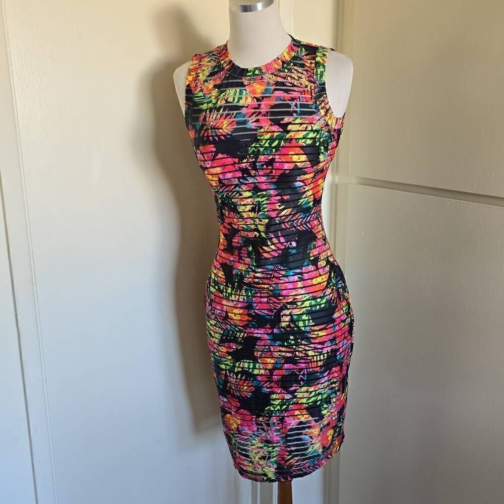GUESS Bodycon Printed Sheath Mesh Midi Floral banded Dress Sleeveless sz. 4 Blac - Picture 5 of 8